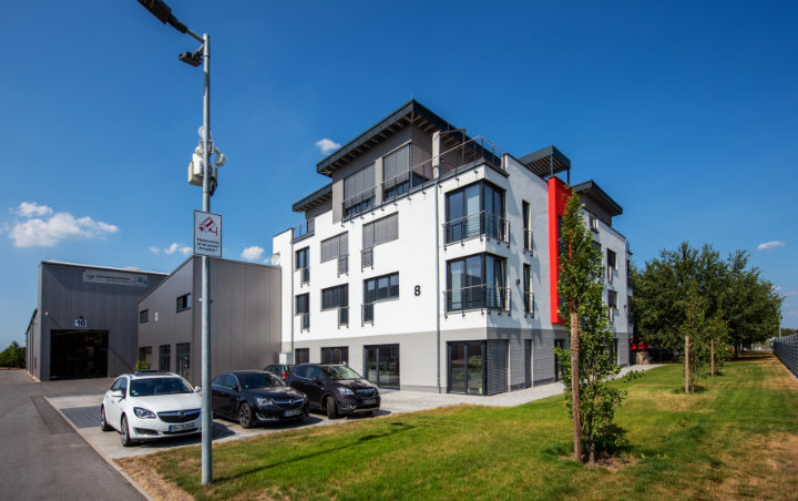 Neubach Verwaltungsgebäude